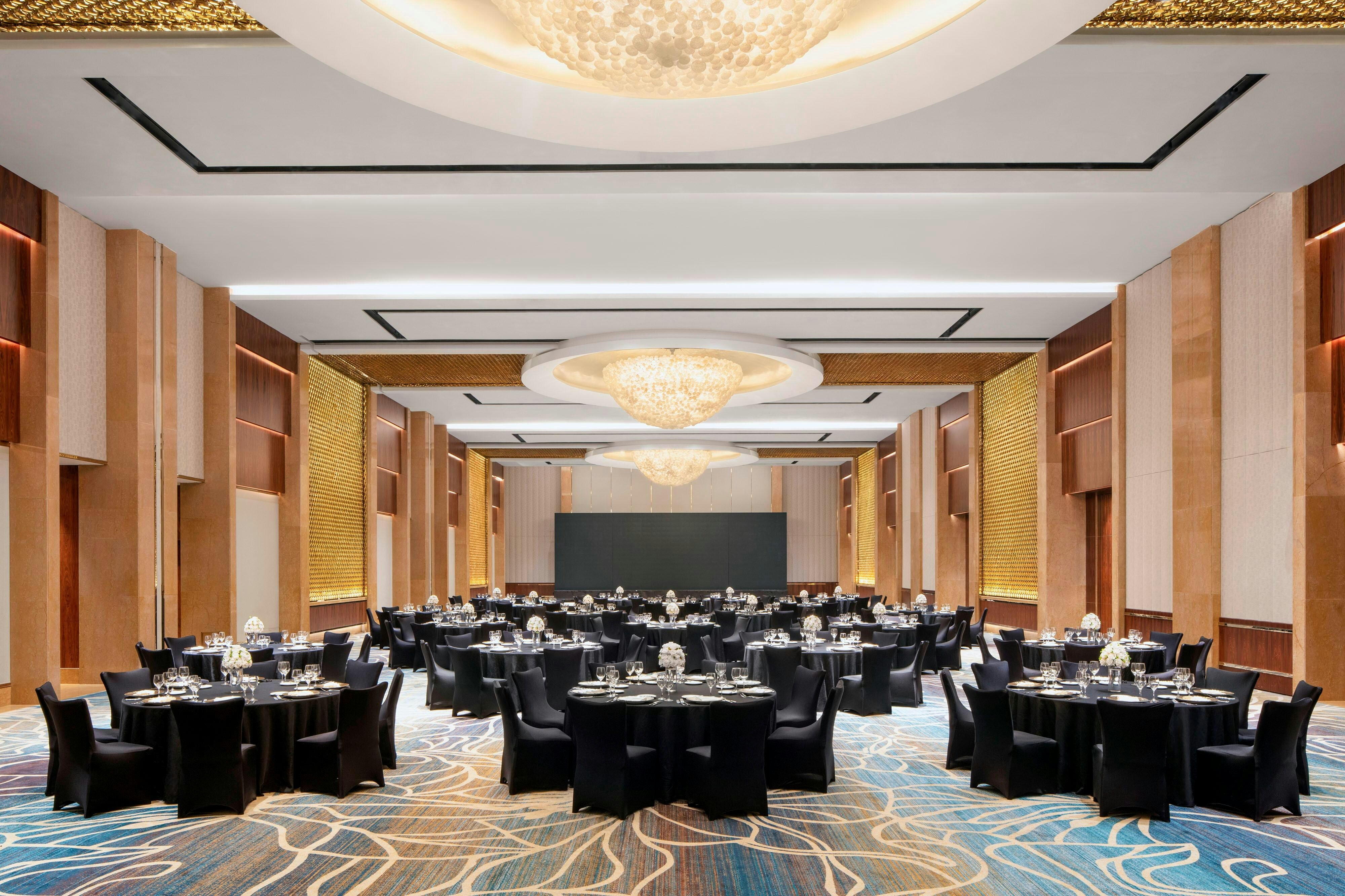 Sheraton Grand Shanghai Pudong Hotel and Residences 14/21