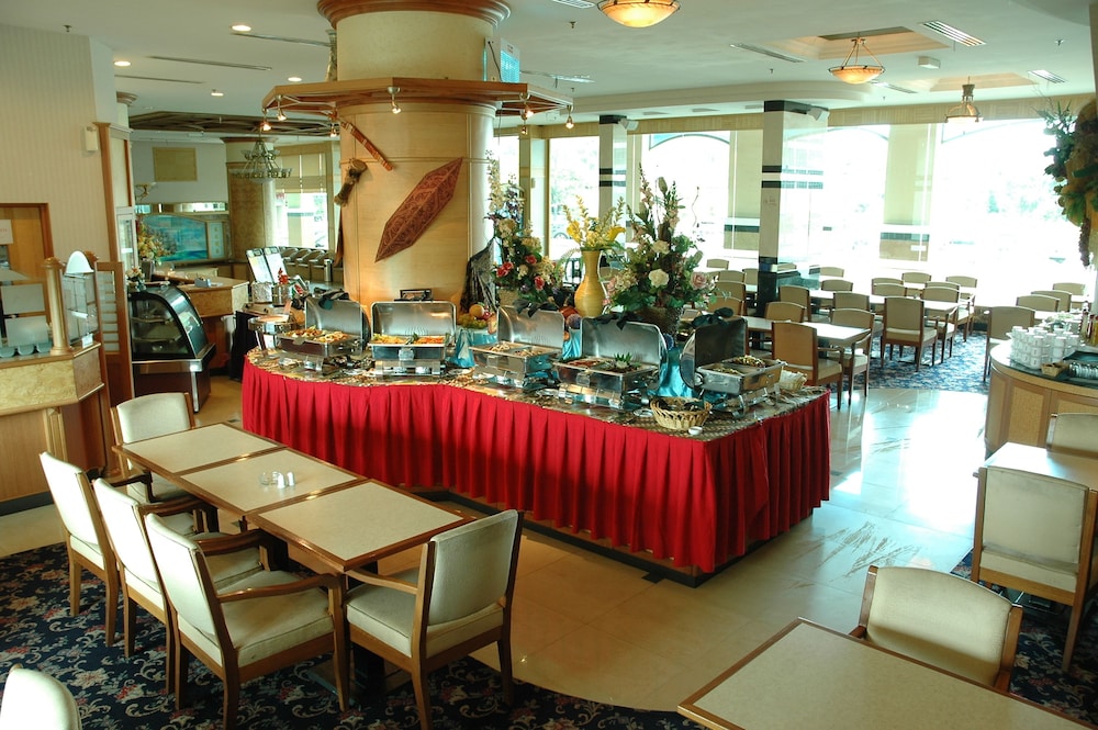 The Paramount Hotel 42/58