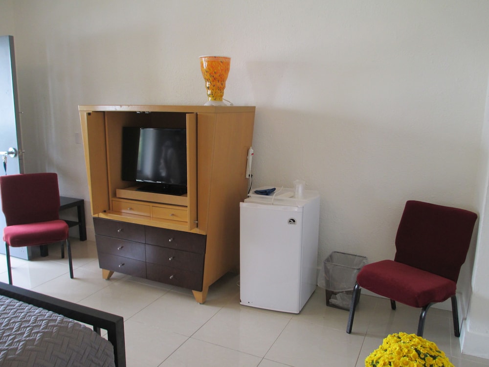 Shalimar Motel 23/47