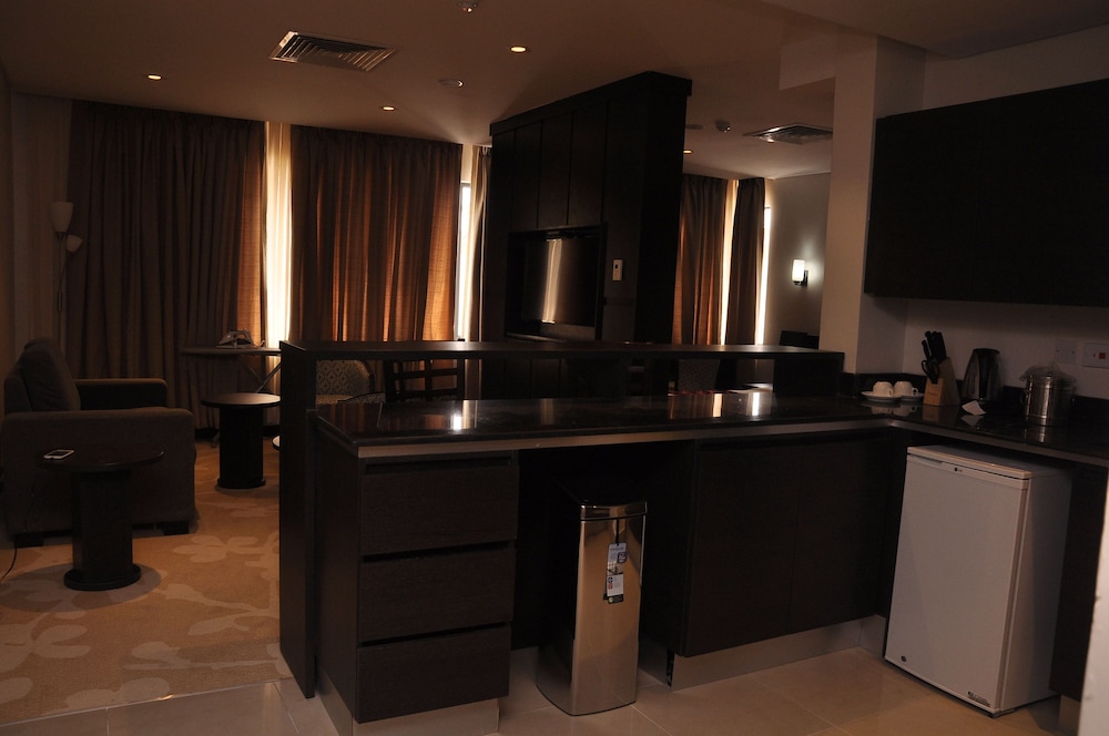Golden Tulip Oniru Suites 24/26