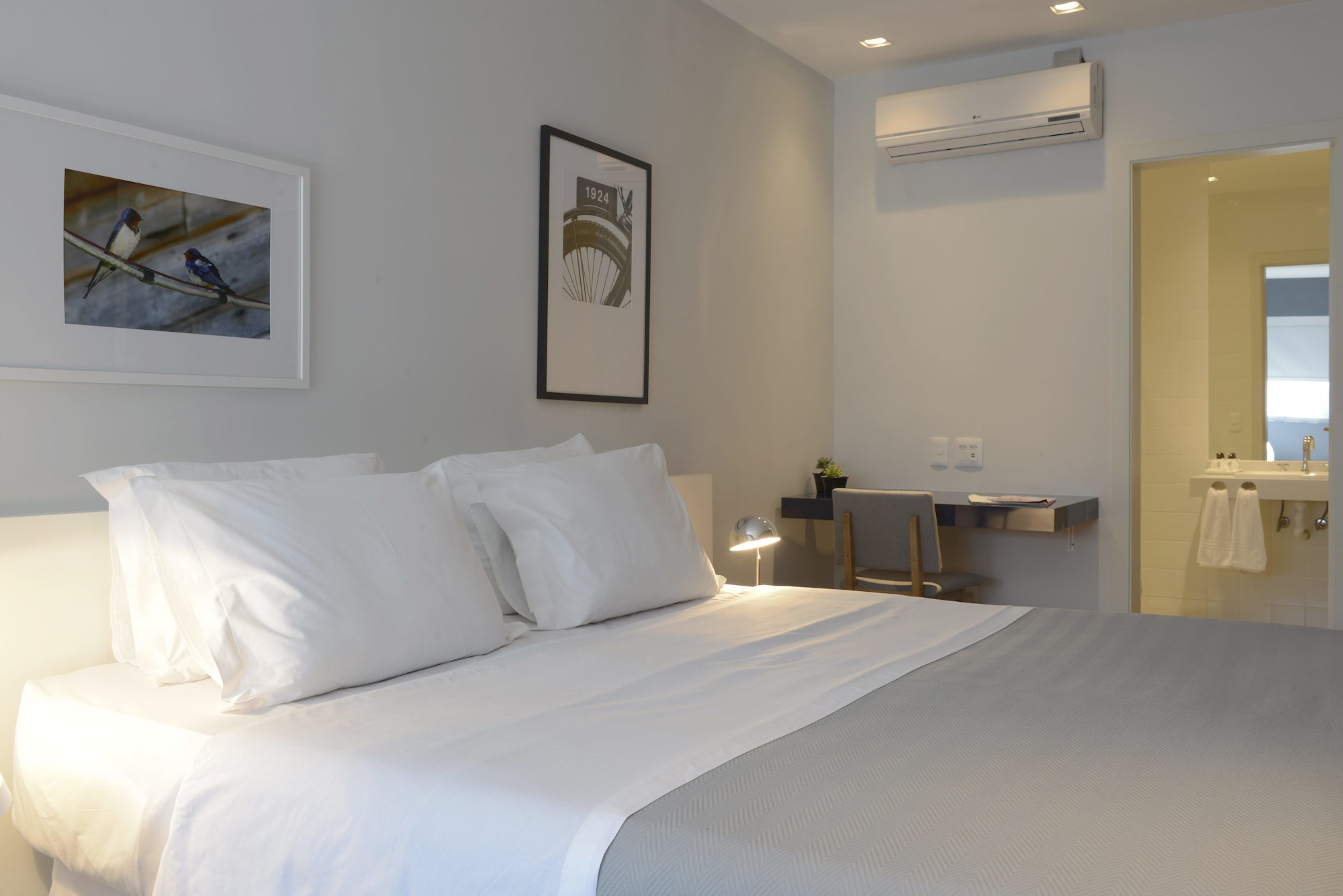 SUPERIOR, DOUBLE BED