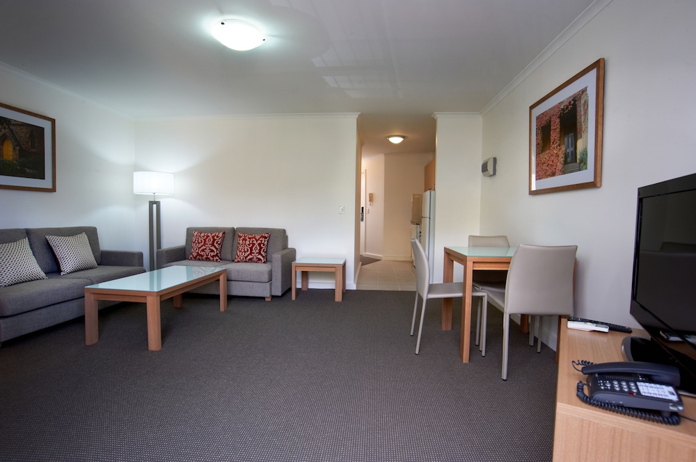 QUEST ST KILDA BAYSIDE 25/41