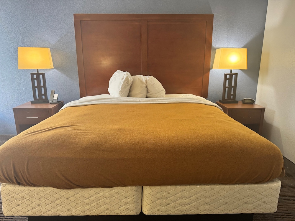 AmericInn by Wyndham Memphis East 15/33