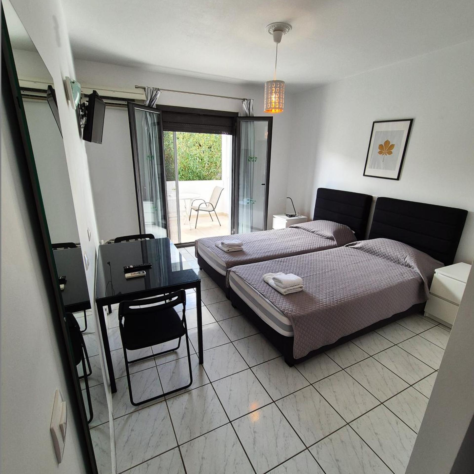 Natalies Hotel and Apartments 12/54