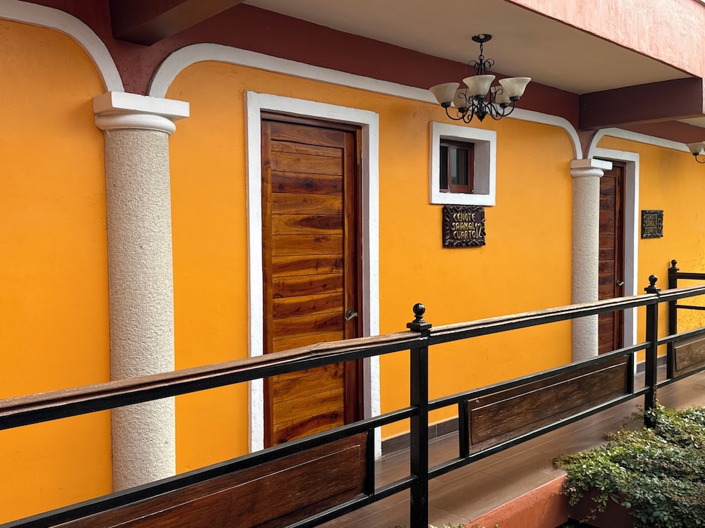 El Zaguán Colonial 6/50