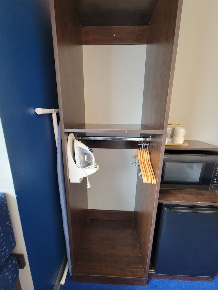 Microtel Inn Council Bluffs 42/50