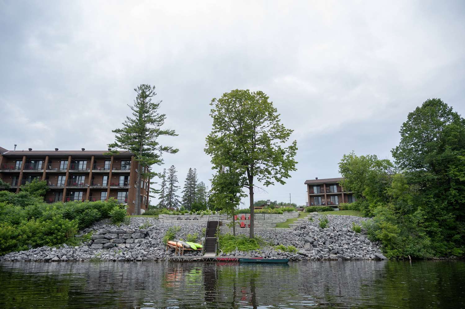 Ramada by Wyndham Ottawa On The Rideau 12/13