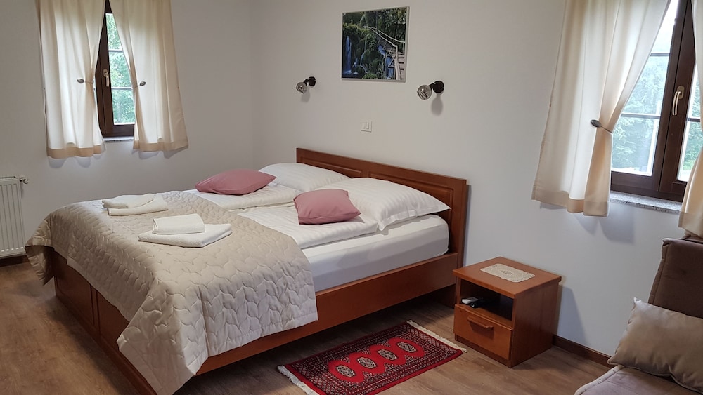 Plitvice Lakes Villa Prica 30/50