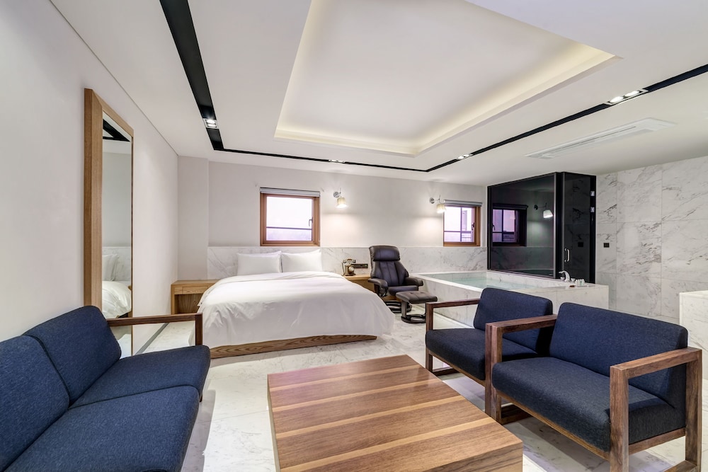 Capace Hotel 38/73