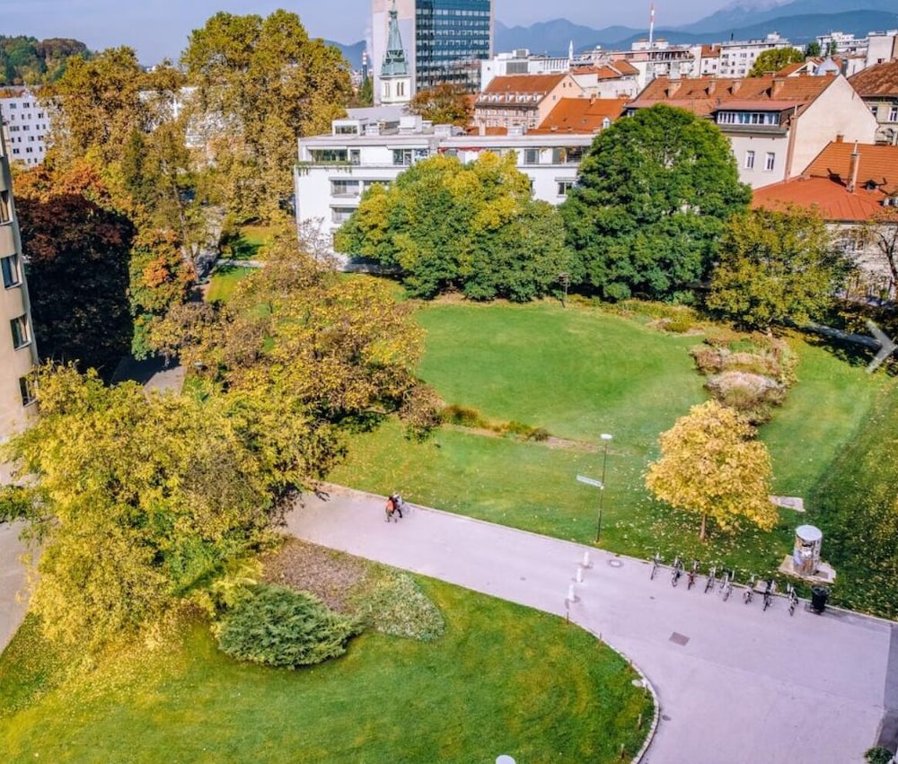 Urban Boutique Hotel Ljubljana 64/65
