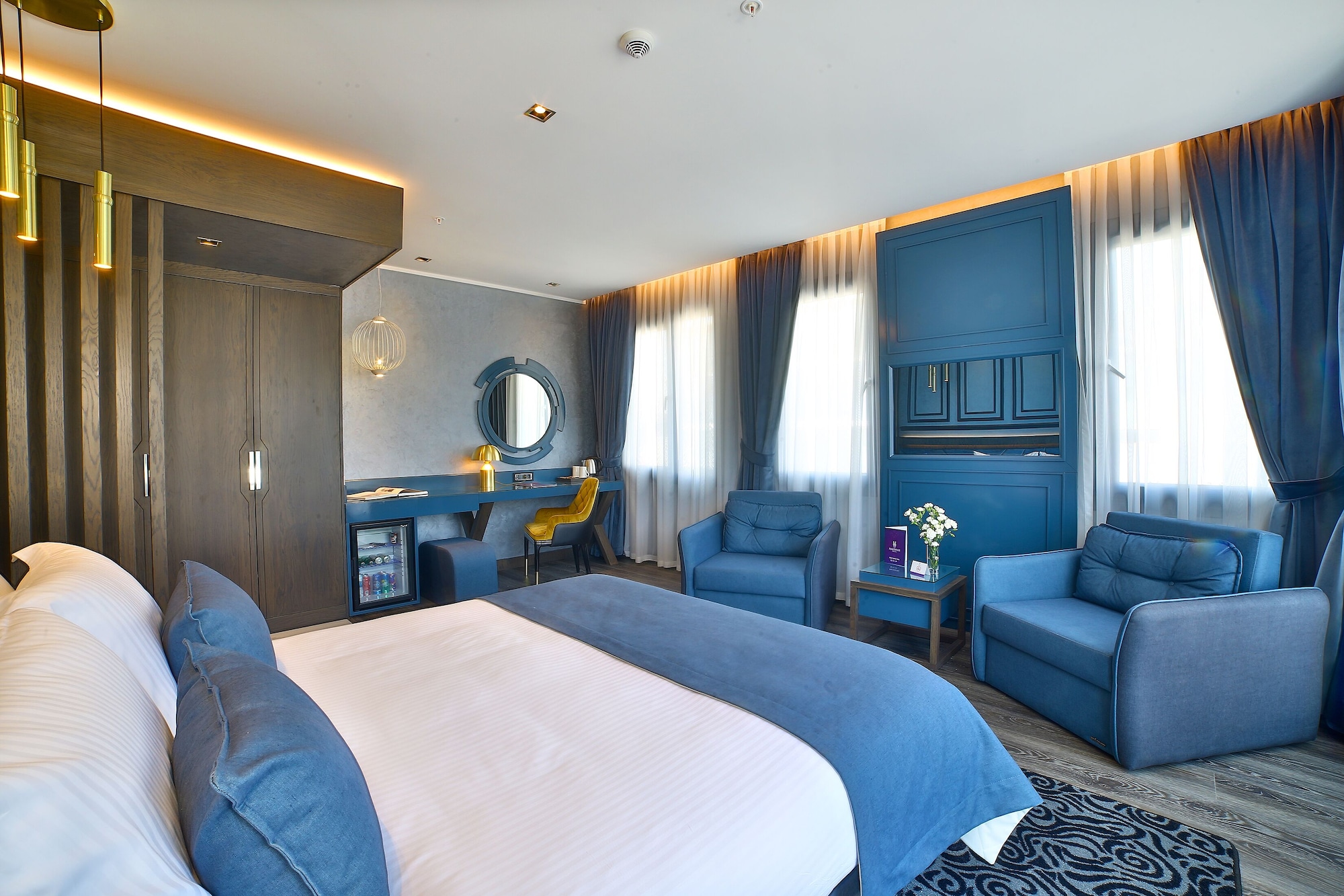 DELUXE, TERRACE