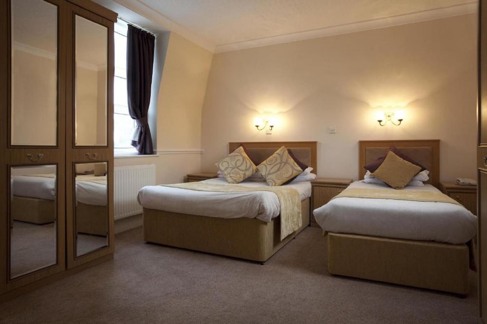 The Abbey Sands Hotel 2/60