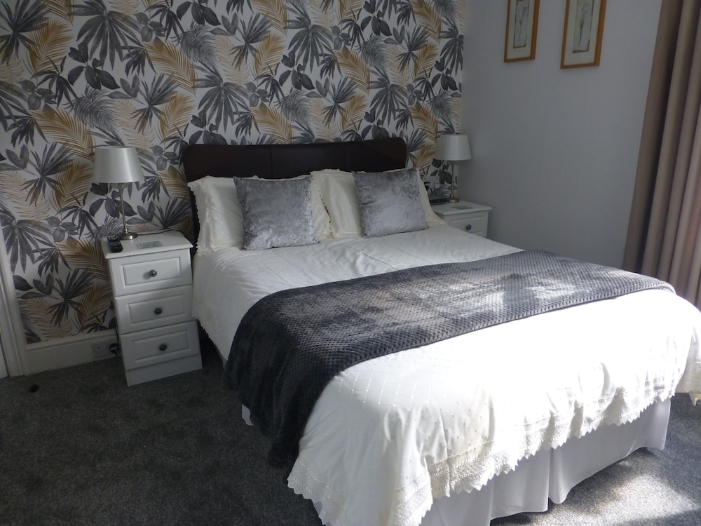 Bryn Derwen Guest House 25/60
