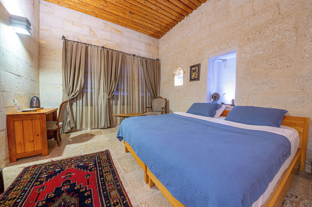 Kapalos Cave Hotel 6/47