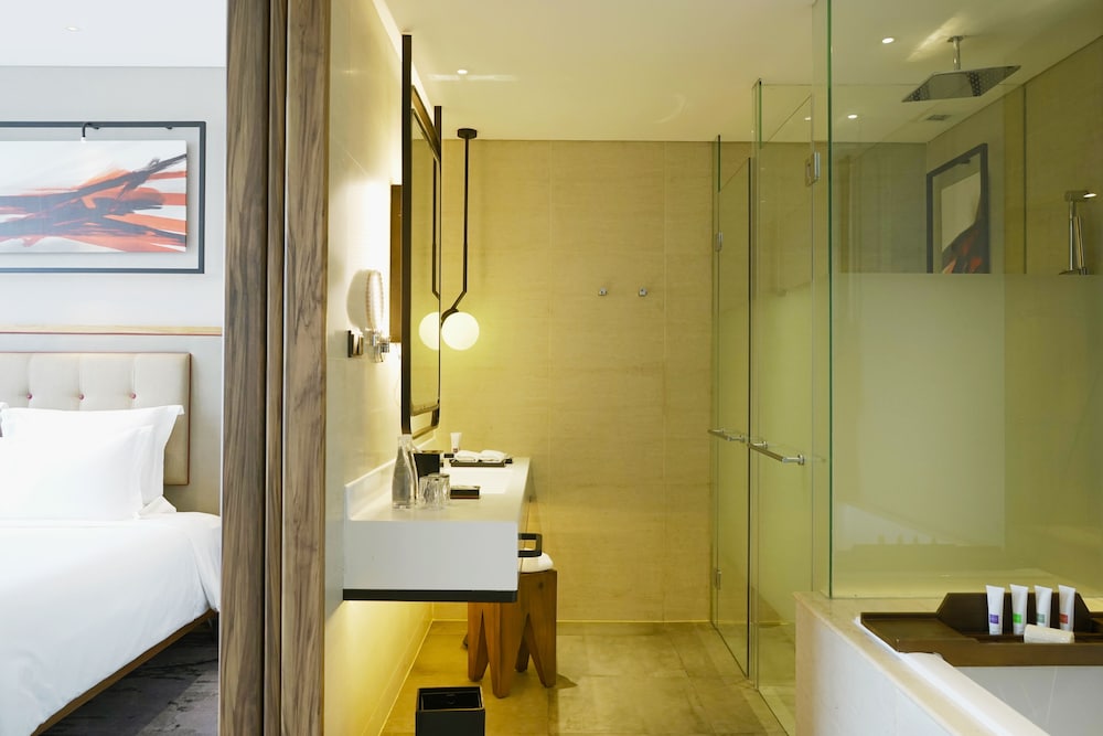 Swissotel Jakarta PIK Avenue 27/75