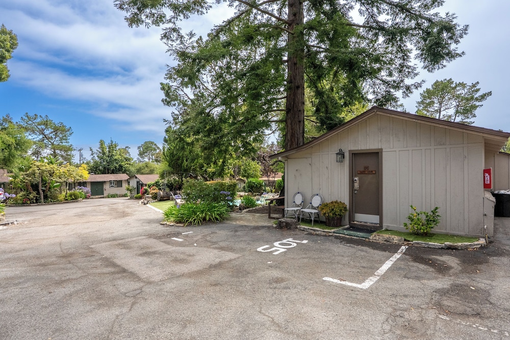 Carmel Resort Inn 60/72