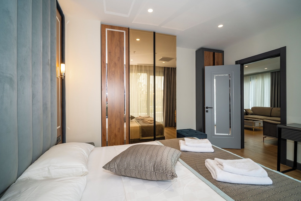 Rusel Park Residence 8/50