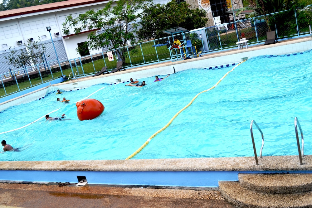 Caliraya Resort Club 21/50
