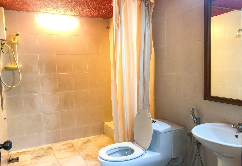 Hotel O I.villa Inn 52/56