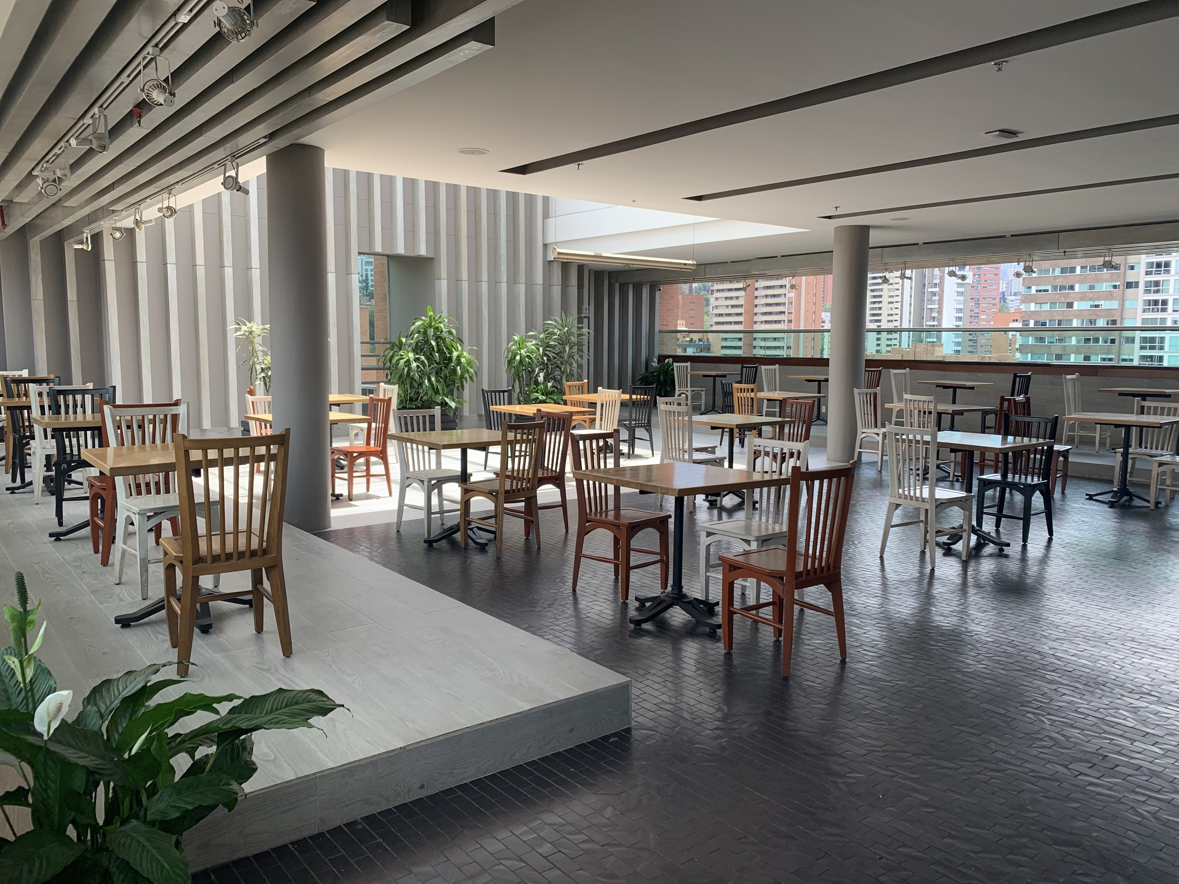 HOLIDAY INN EXPRESS MEDELLIN 42/65