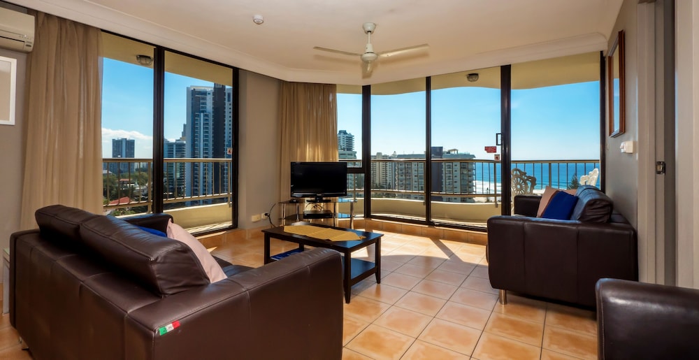 ARISTOCRAT APARTMENTS. 20/50