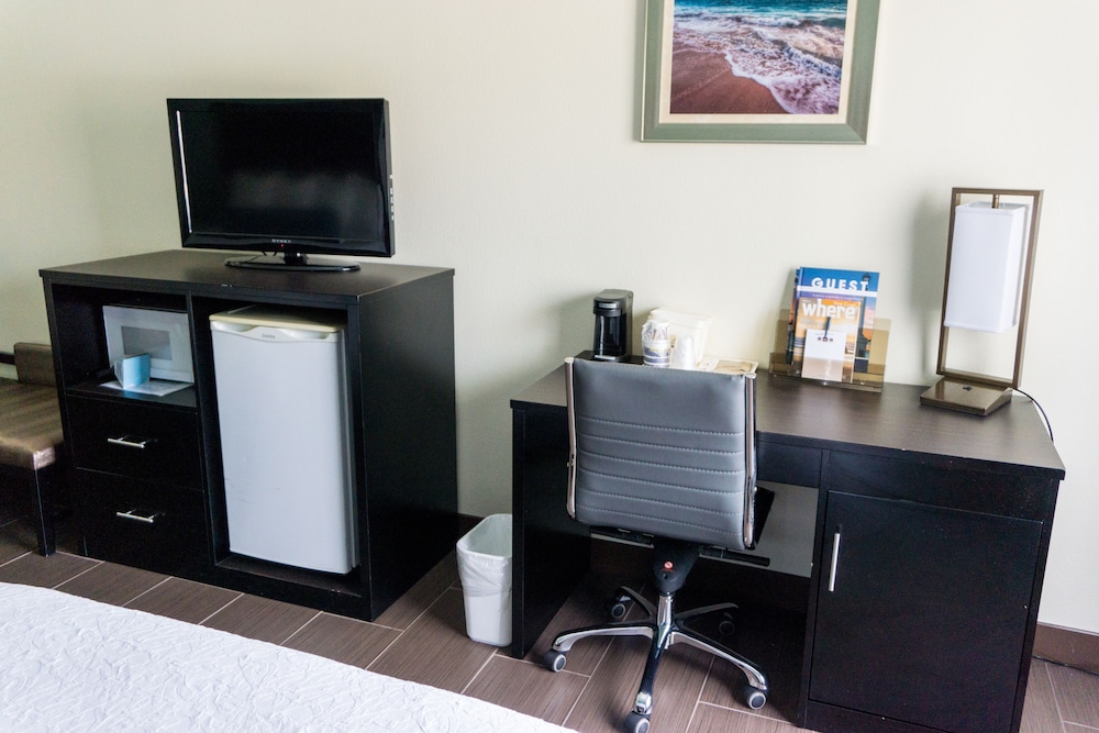Best Western Mayport Inn & Suites 32/34