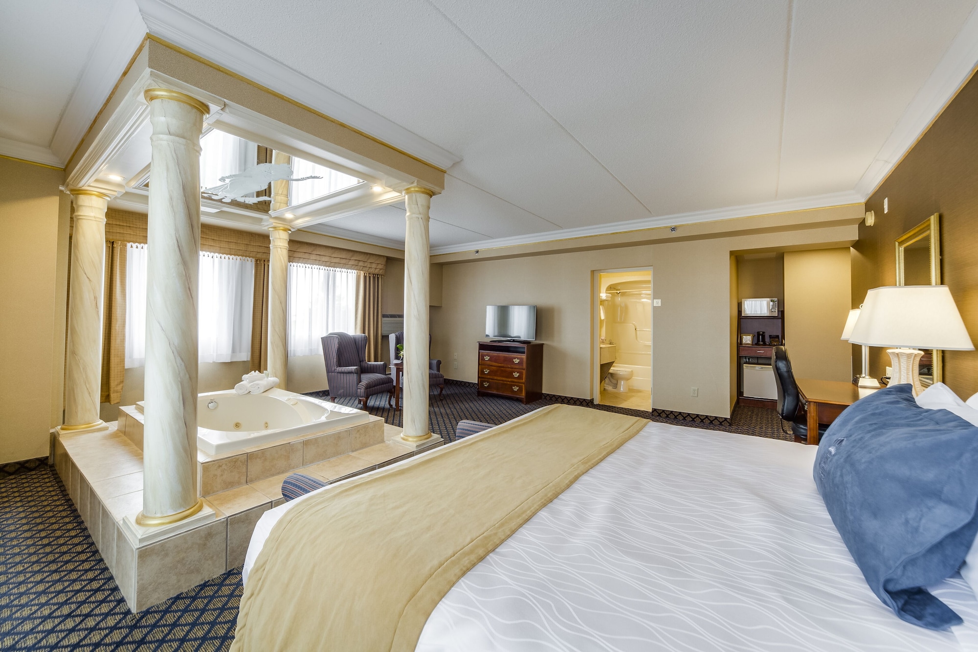 LUXURY, SUITE, KING BED, JETTED TUB