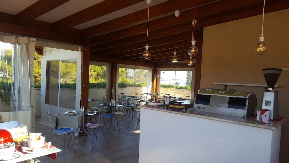 Iride Hotel 24/43