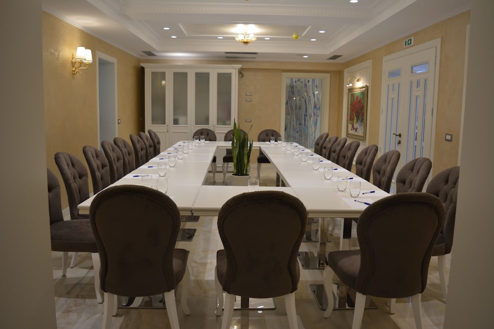 Lot Boutique Hotel 28/37