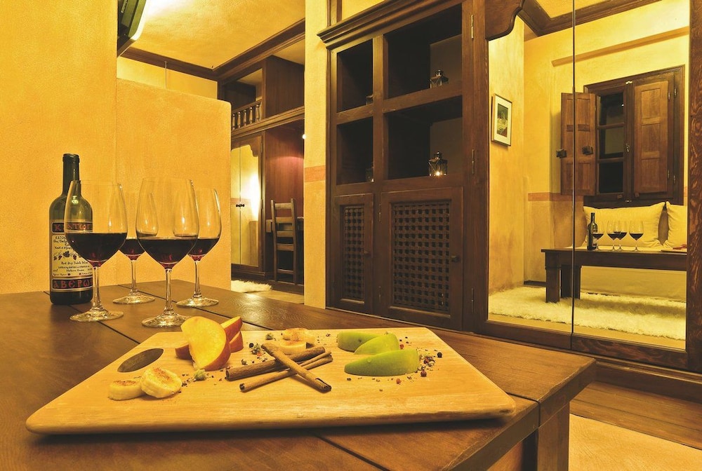 Katogi Averoff Hotel Vinery 36/45