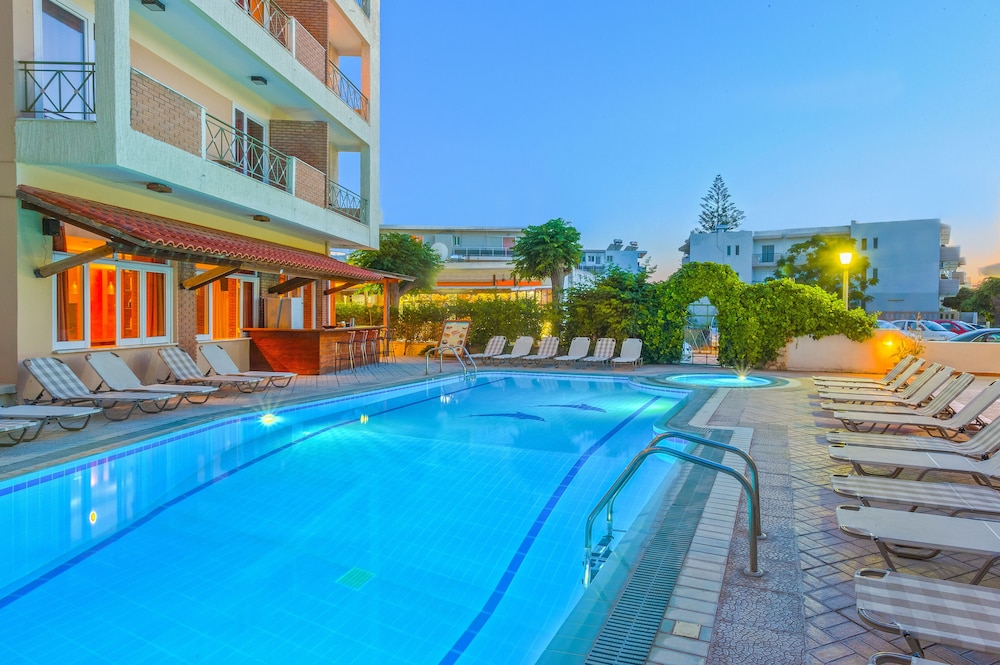 Pavlos Hotel 34/51