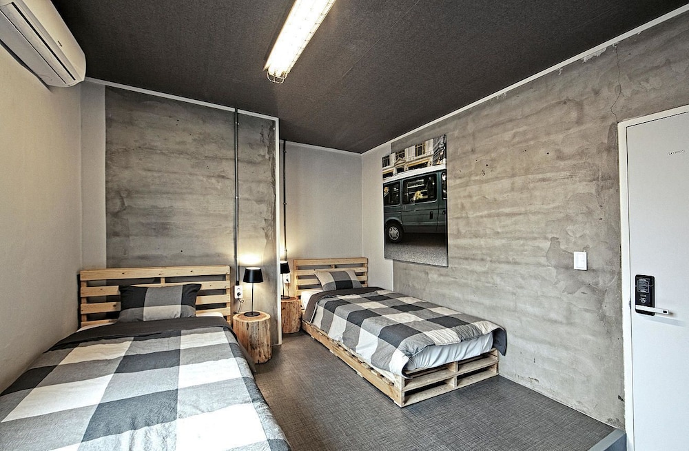 Mido Hostel 40/62