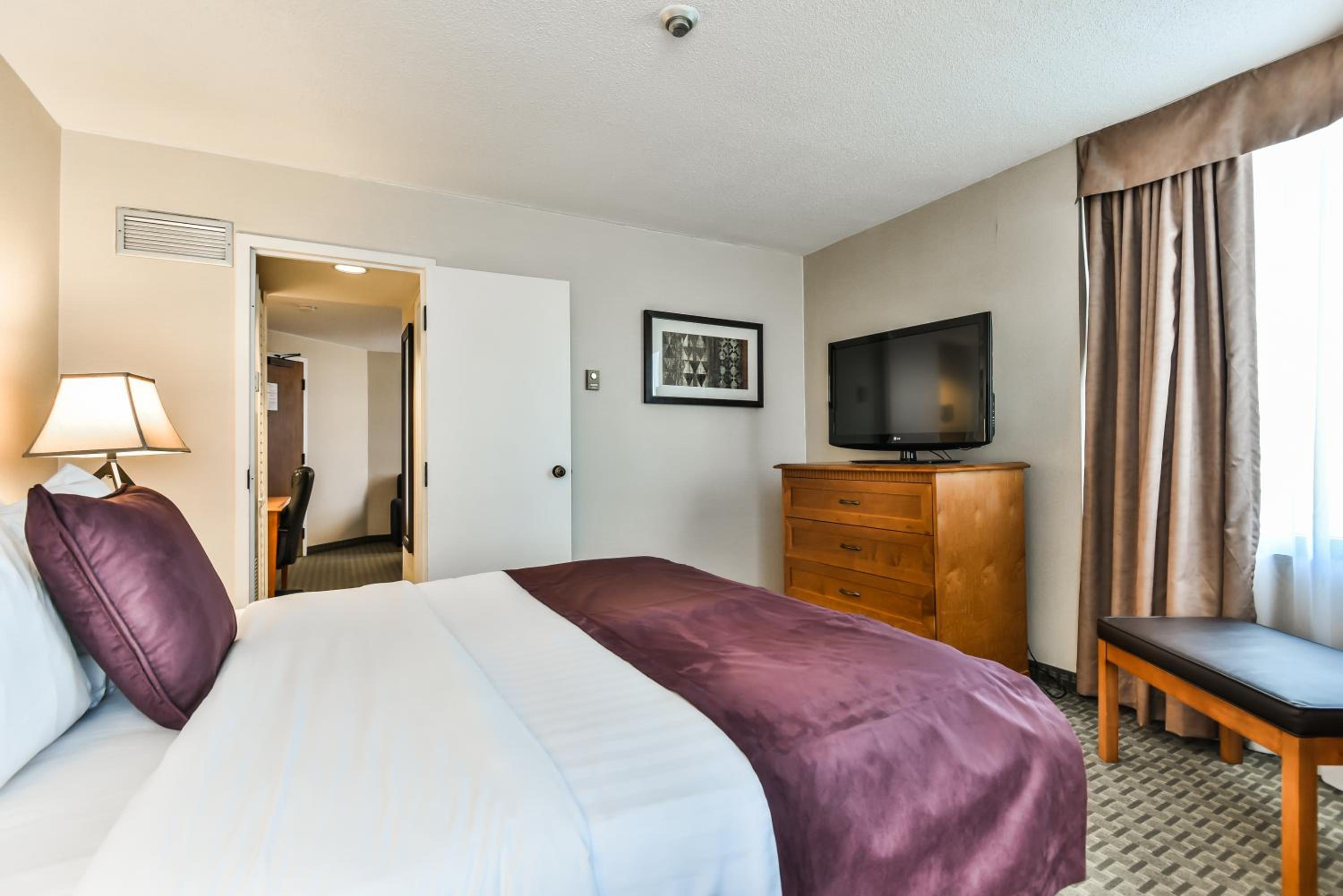 Junior Suite, Queen Bed