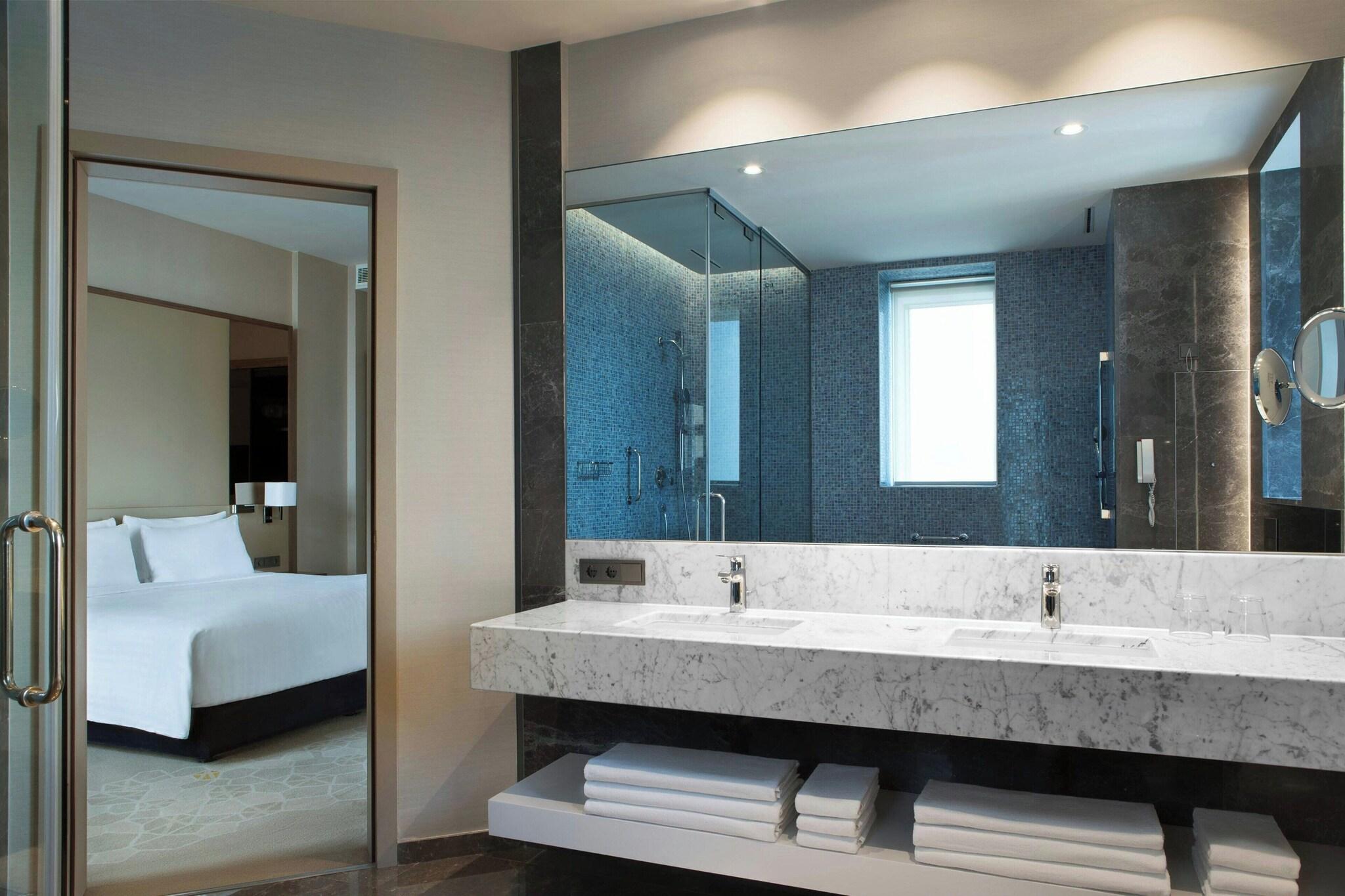 جناح تنفيذي بسرير كينج، Istanbul Marriott Hotel Sisli 5/6