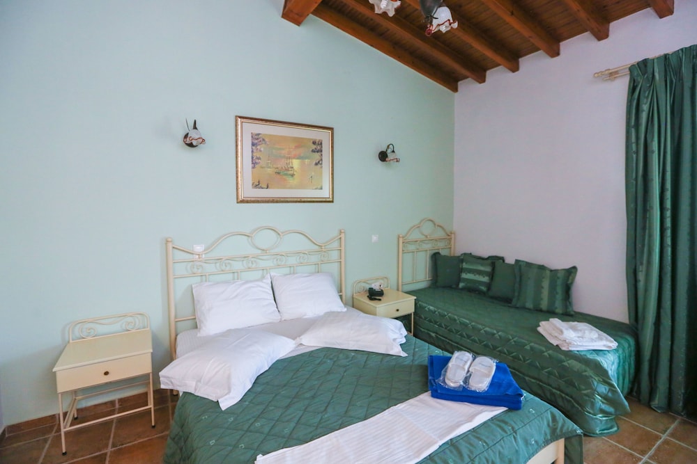 SKIATHOS ISLAND SUITES 14/50