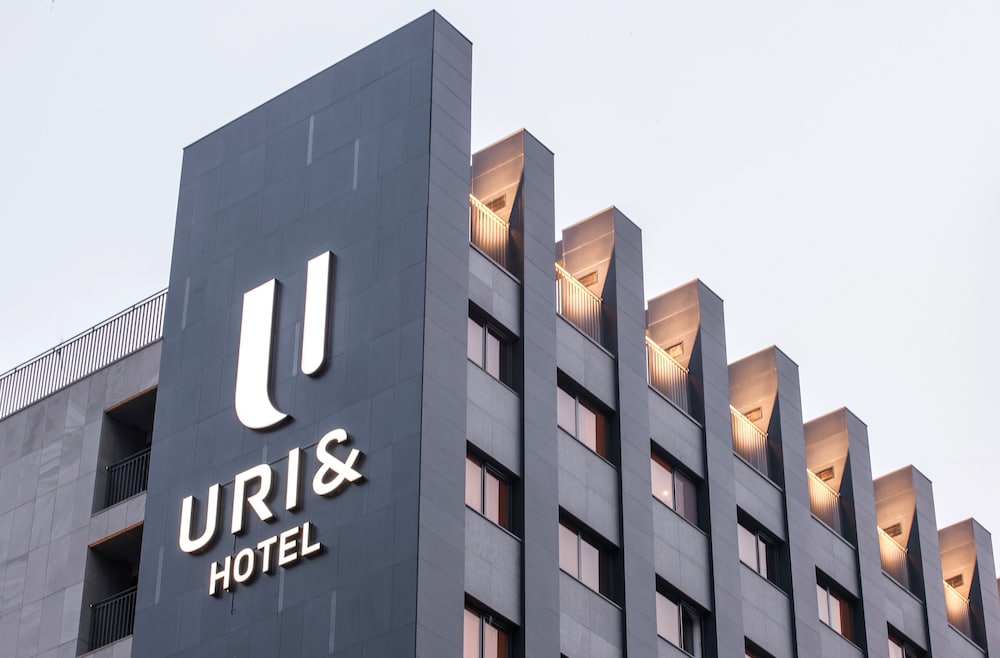 HOTEL URI& 6/60