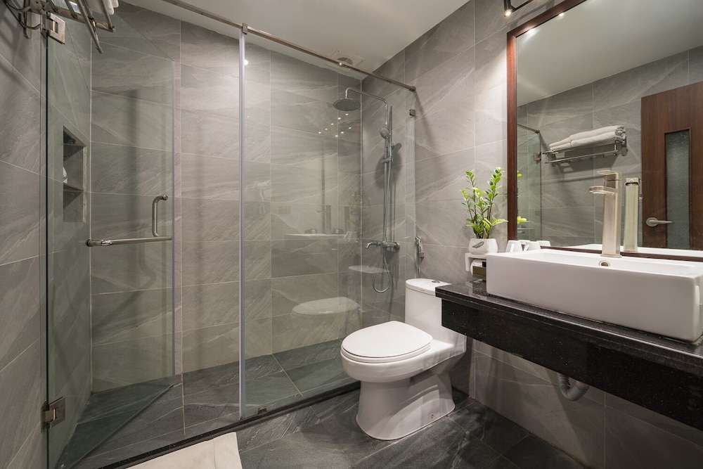 Hanoi Little Town Hotel 43/47