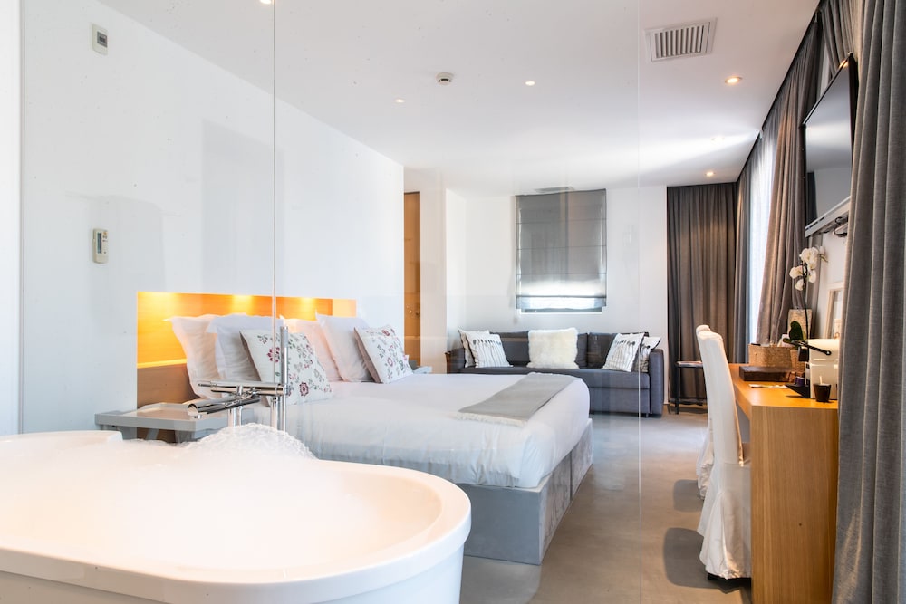 Hotel Le Mandala 7/62