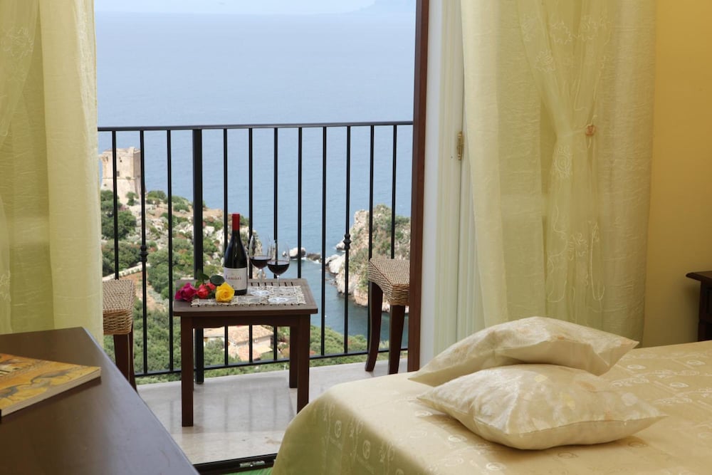 Hotel Torre Bennistra 24/50
