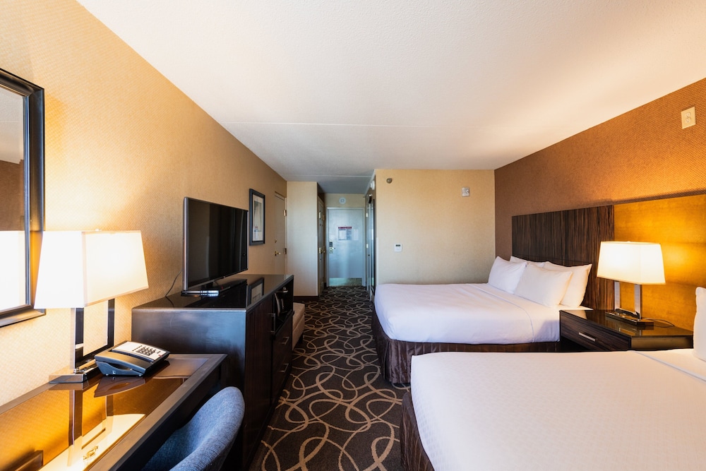 Crowne Plaza Newark Airport 18/50