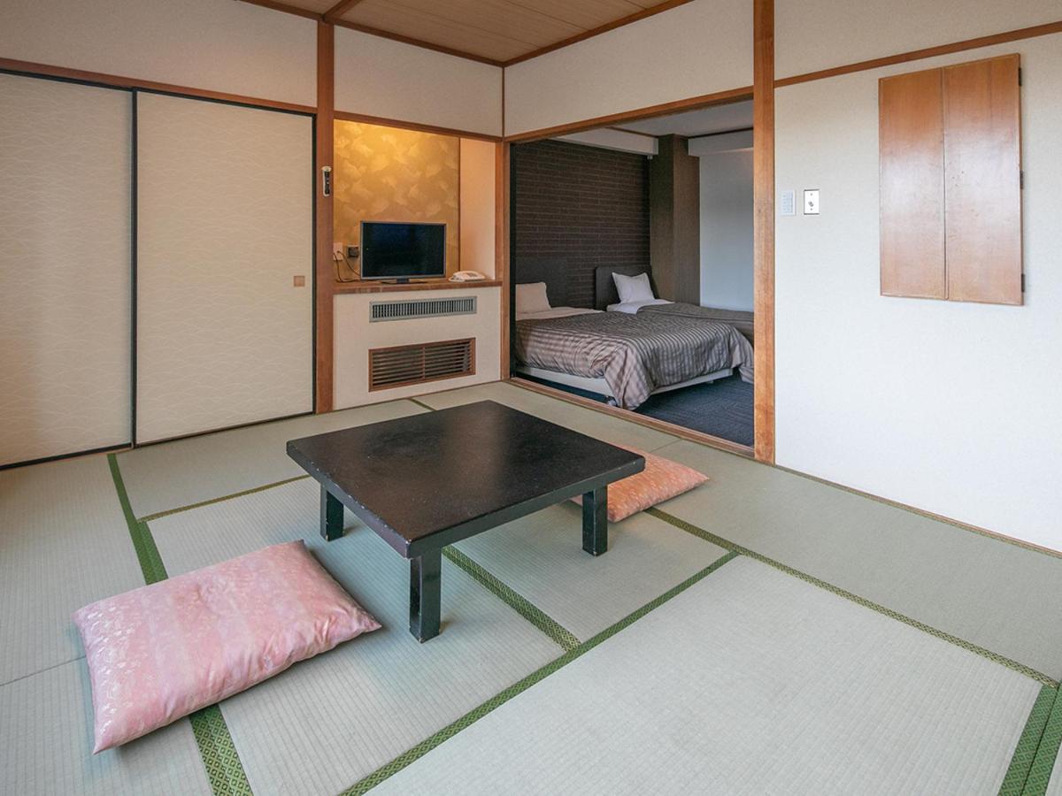 Room, Twin Beds, Tatami, South Wing