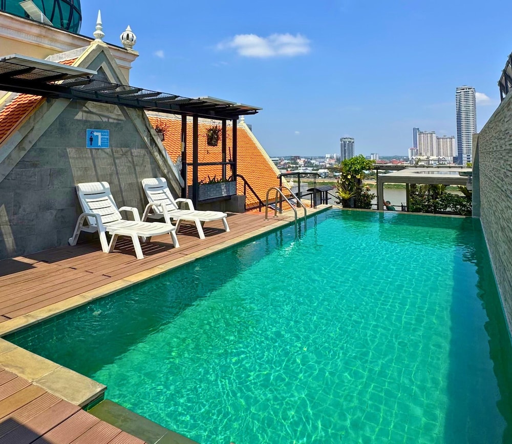 LCS Hotel & Apartment 61/64