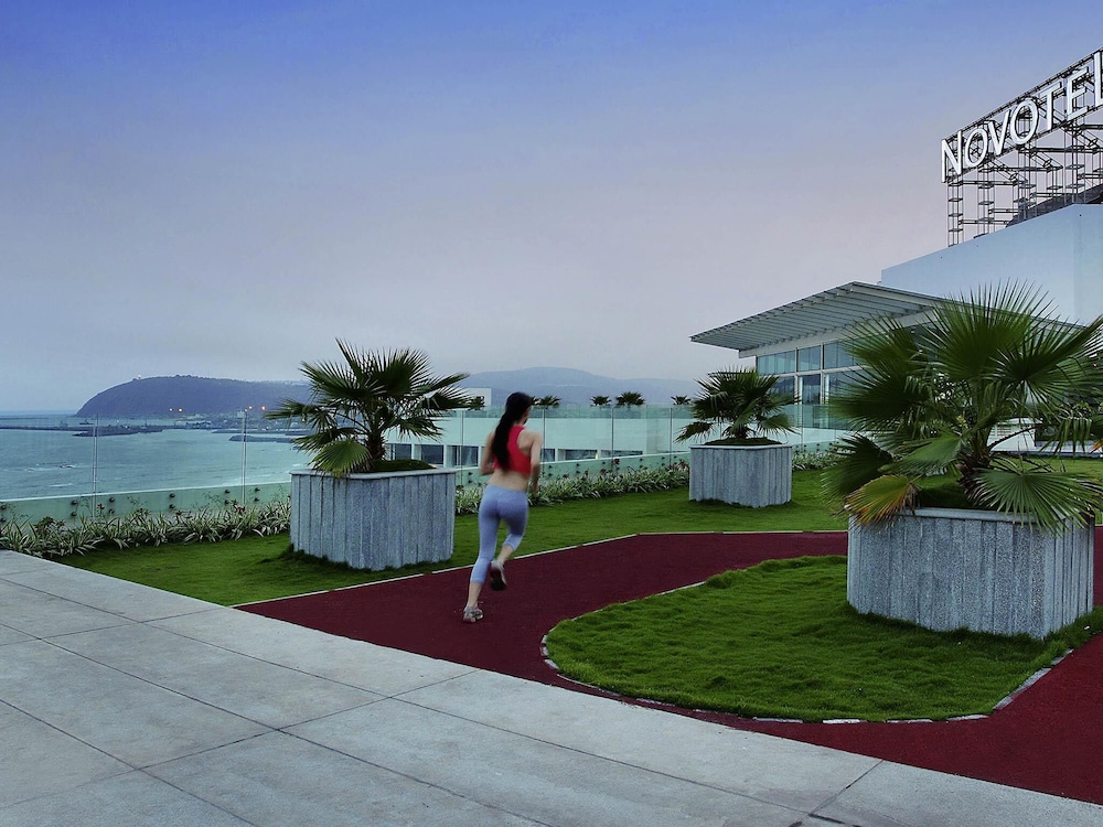 Novotel Visakhapatnam Varun Beach Hotel 66/75