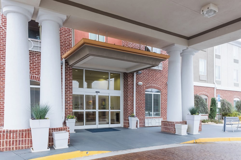 Holiday Inn Express Hotel Suites Bremen 4/66