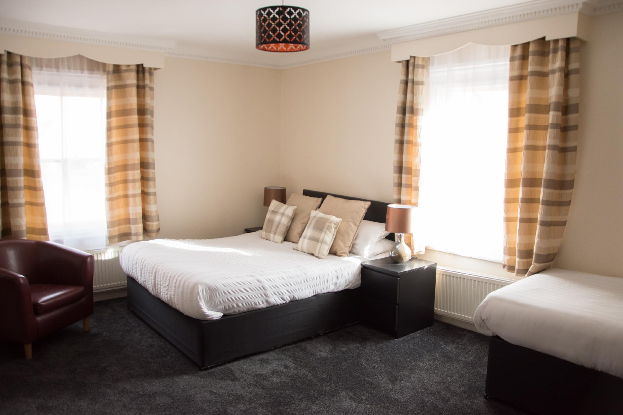 Room, Triple
