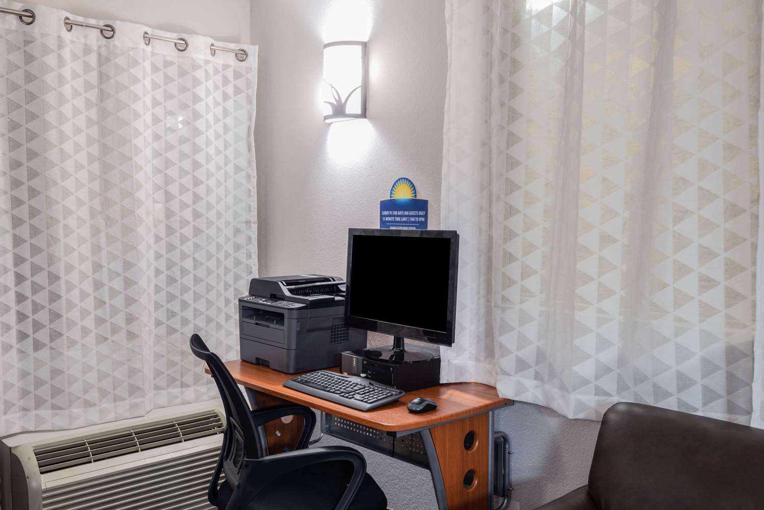 Days Inn By Wyndham Charlottesville/University Area 37/43
