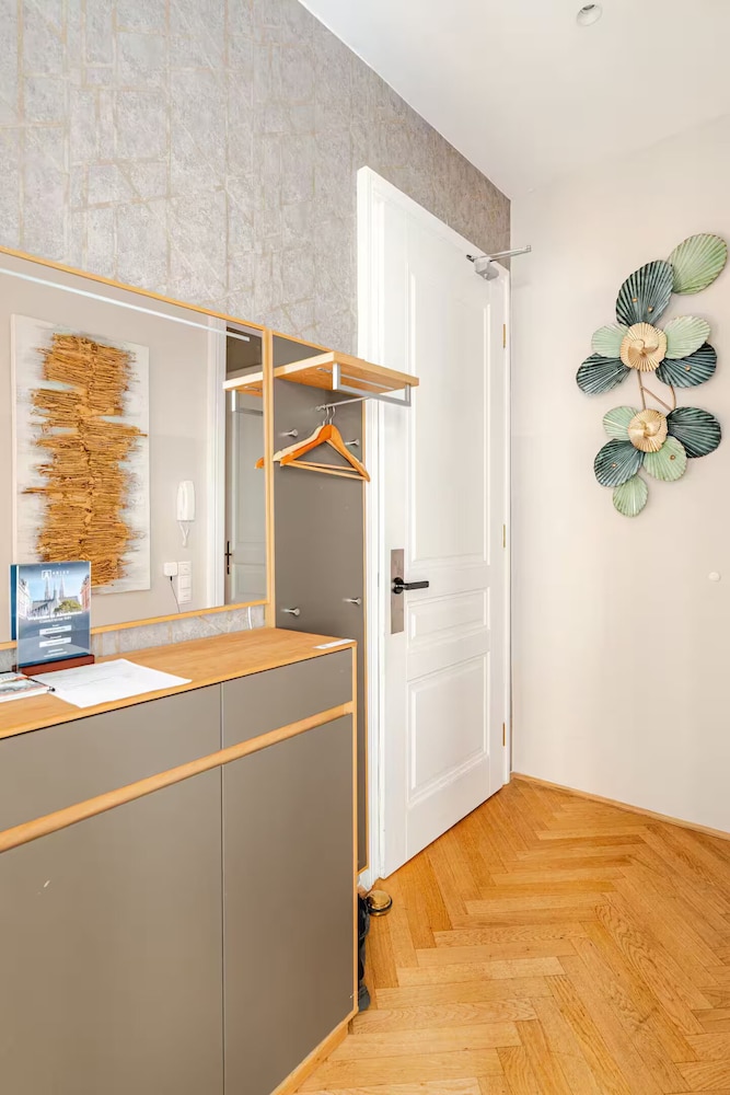 Abieshomes Serviced Apartments-Votivpark 2/50