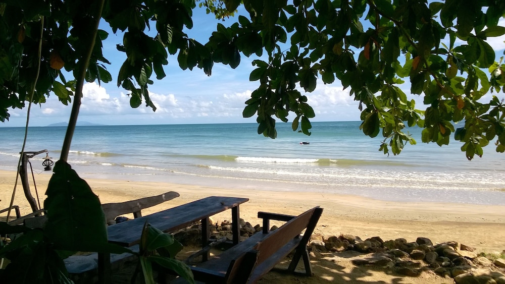 Bonhomie Beach Cottages 33/44