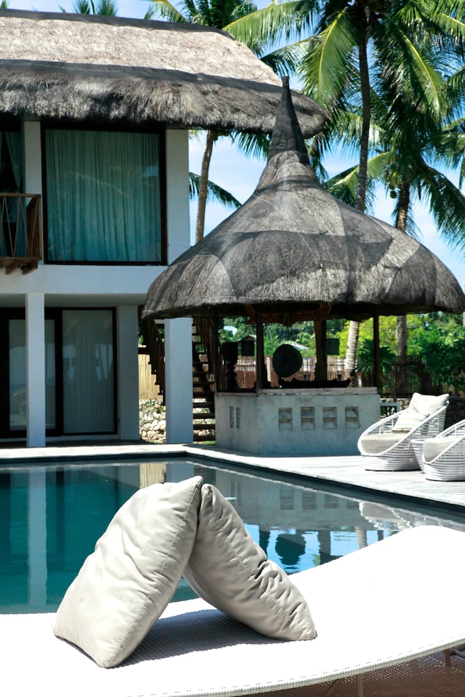 Ananyana Beach Resort 5/70