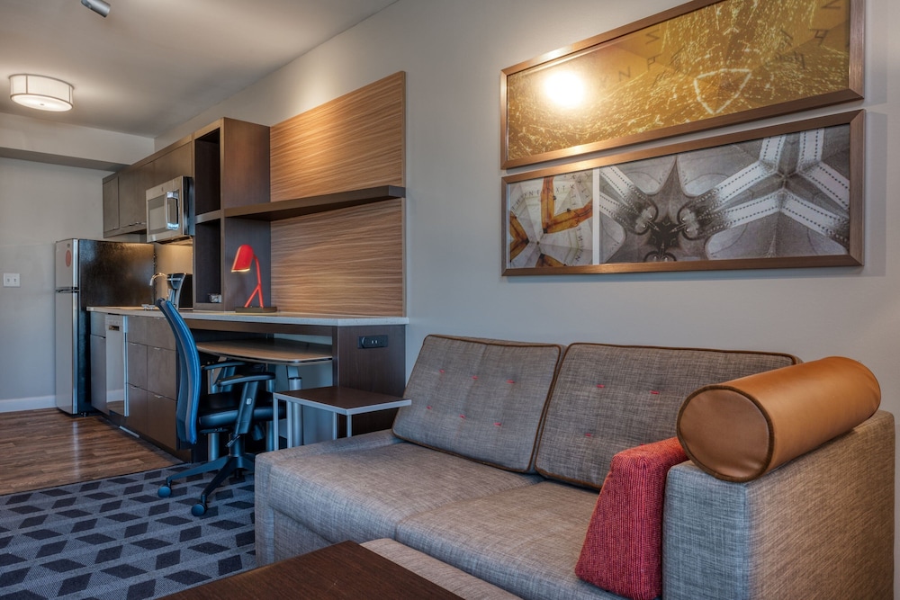 TownePlace Suites by Marriott Indianapolis Airport 45/63